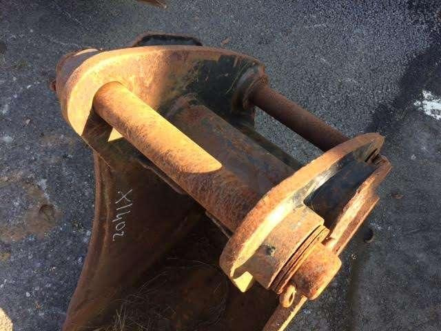 CATERPILLAR 415mm - Type Tractopelle - Godet pour pelle: photos 4 CATERPILLAR 415mm - Type Tractopelle - Godet pour pelle: photos 4