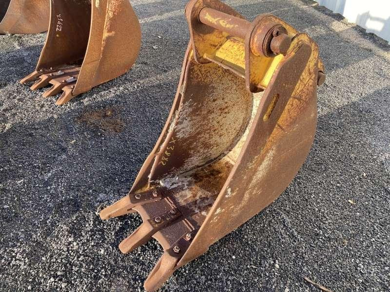 CATERPILLAR 420mm - Godet pour pelle pour Engins de chantier: photos 1 CATERPILLAR 420mm - Godet pour pelle pour Engins de chantier: photos 1
