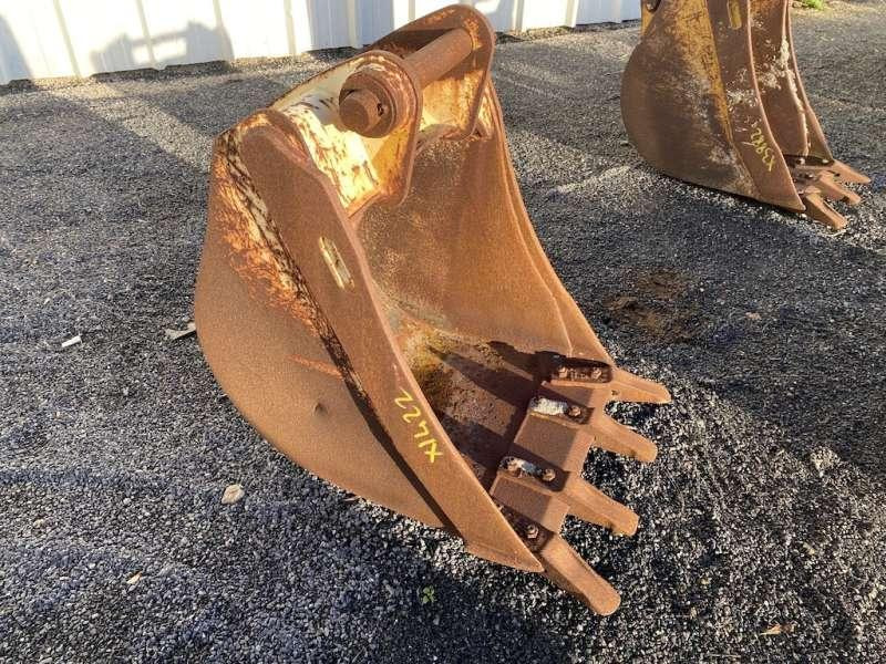 CATERPILLAR 570mm - type tractopelle - Godet pour pelle: photos 4 CATERPILLAR 570mm - type tractopelle - Godet pour pelle: photos 4