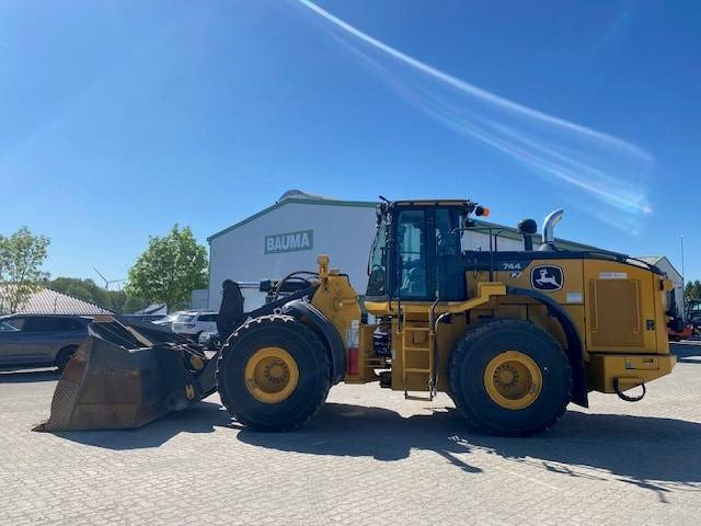 John Deere 744 P MIETE / RENTAL (12002124) - Chargeuse sur pneus: photos 2 John Deere 744 P MIETE / RENTAL (12002124) - Chargeuse sur pneus: photos 2