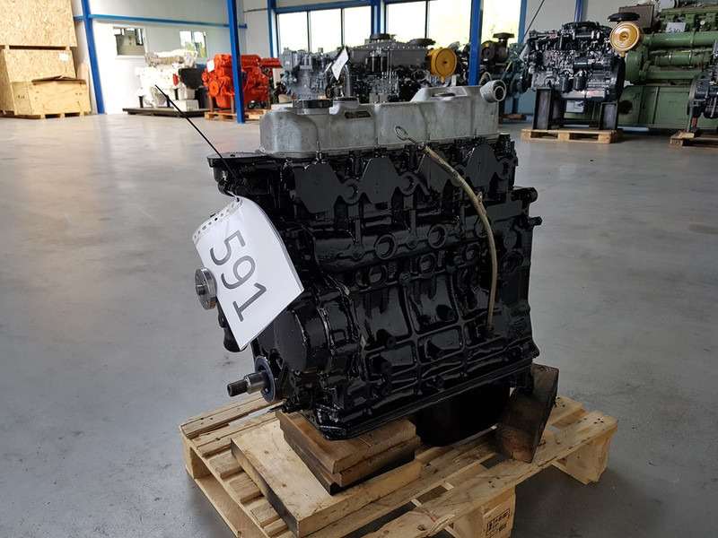 Mitsubishi 4D31 LONG-BLOCK - Engins de chantier: photos 2 Mitsubishi 4D31 LONG-BLOCK - Engins de chantier: photos 2