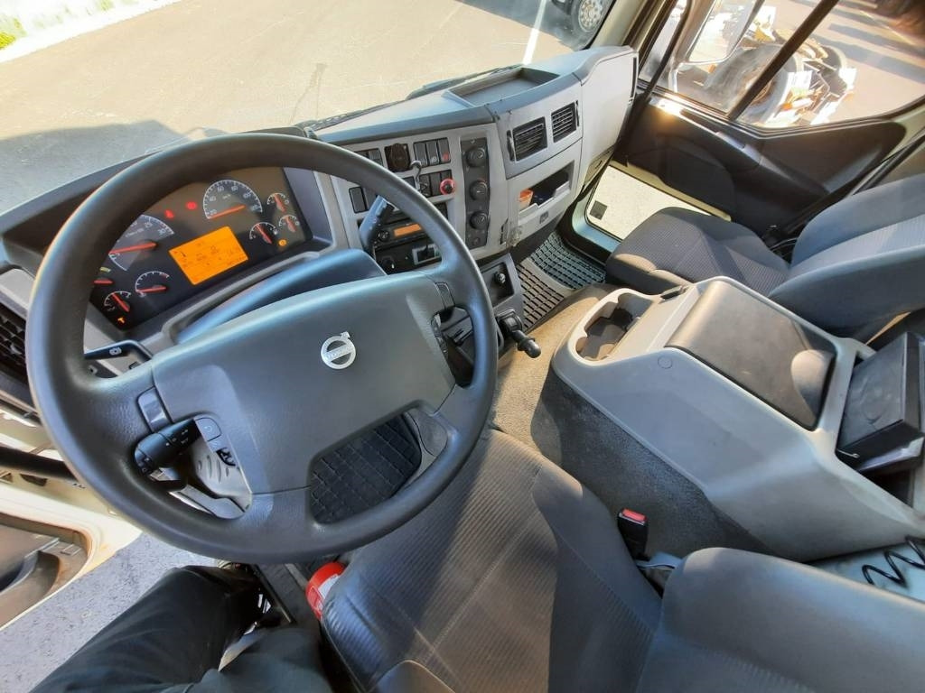 Volvo FL 240  en leasing occasion Volvo FL 240: photos 10