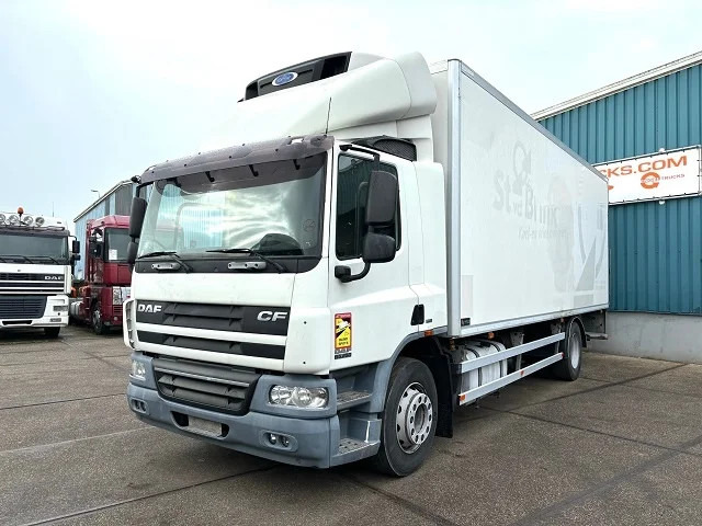 DAF CF 65.250 COOLING TRUCK WITH CARRIER D/E COOLER (EURO 5 / AS-TRONIC / 2.500 KG. LOADING PLATFORM) - Camion isothermique: photos 1 DAF CF 65.250 COOLING TRUCK WITH CARRIER D/E COOLER (EURO 5 / AS-TRONIC / 2.500 KG. LOADING PLATFORM) - Camion isothermique: photos 1