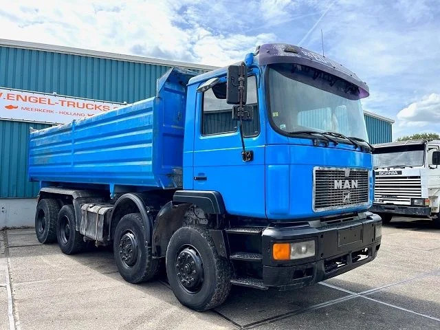 MAN 41.464 F2000 8X4 FULL STEEL KIPPER (EURO 2 / ZF16 MANUAL GEARBOX / ZF-INTARDER / FULL STEEL SUSPENSION / REDUCTION AXLES) - Camion benne: photos 2 MAN 41.464 F2000 8X4 FULL STEEL KIPPER (EURO 2 / ZF16 MANUAL GEARBOX / ZF-INTARDER / FULL STEEL SUSPENSION / REDUCTION AXLES) - Camion benne: photos 2