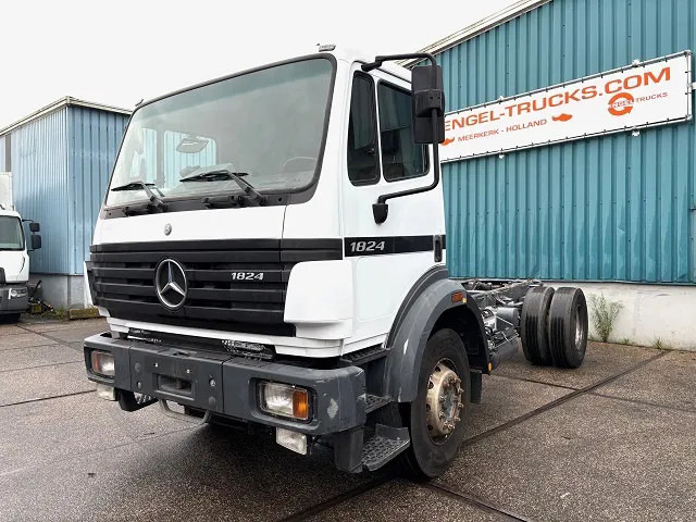 Mercedes-Benz SK 1824 K (ONLY 226.000 KM!) 4x2 FULL STEEL CHASSIS (MANUAL GEARBOX / REDUCTION AXLE / FULL STEEL SUSPENSION / P.T.O.) - Châssis cabine: photos 1 Mercedes-Benz SK 1824 K (ONLY 226.000 KM!) 4x2 FULL STEEL CHASSIS (MANUAL GEARBOX / REDUCTION AXLE / FULL STEEL SUSPENSION / P.T.O.) - Châssis cabine: photos 1
