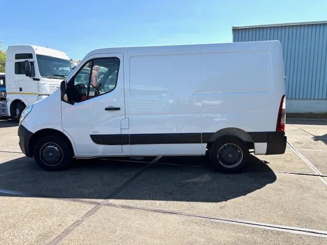 Opel Movano T3300 2.4CDTI L1H1 (EURO 6 / 6 GEARS MANUAL GEARBOX / AIRCONDITIONING / APPLE CARPLAY / REAR VIEW CAMERA / ETC) - Fourgonnette: photos 5 Opel Movano T3300 2.4CDTI L1H1 (EURO 6 / 6 GEARS MANUAL GEARBOX / AIRCONDITIONING / APPLE CARPLAY / REAR VIEW CAMERA / ETC) - Fourgonnette: photos 5