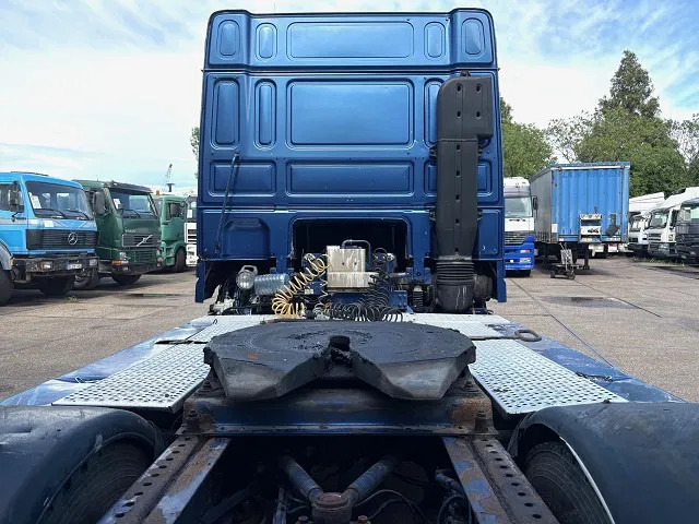 Tracteur routier DAF 95.380 XF SPACECAB (EURO 2 / ZF16 MANUAL GEARBOX / HYDRAULIC KIT / P.T.O. / SIDE SKIRTS / AIRCONDITIONING): photos 9
