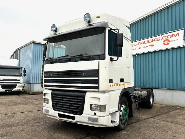 DAF 95.430 XF SPACECAB (EURO 2 / ZF16 MANUAL GEARBOX / ZF-INTARDER / AIRCONDITIONING) - Tracteur routier: photos 1 DAF 95.430 XF SPACECAB (EURO 2 / ZF16 MANUAL GEARBOX / ZF-INTARDER / AIRCONDITIONING) - Tracteur routier: photos 1