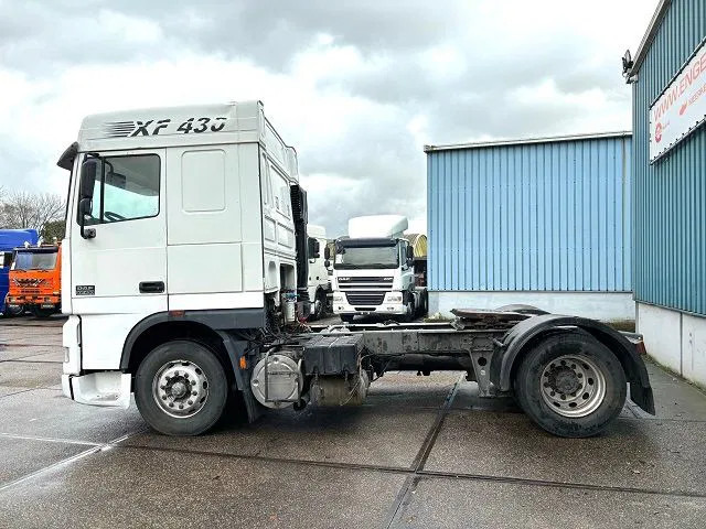 DAF 95.430 XF SPACECAB (EURO 3 / ZF16 MANUAL GEARBOX / ZF-INTARDER / AIRCONDITIONING) - Tracteur routier: photos 5 DAF 95.430 XF SPACECAB (EURO 3 / ZF16 MANUAL GEARBOX / ZF-INTARDER / AIRCONDITIONING) - Tracteur routier: photos 5