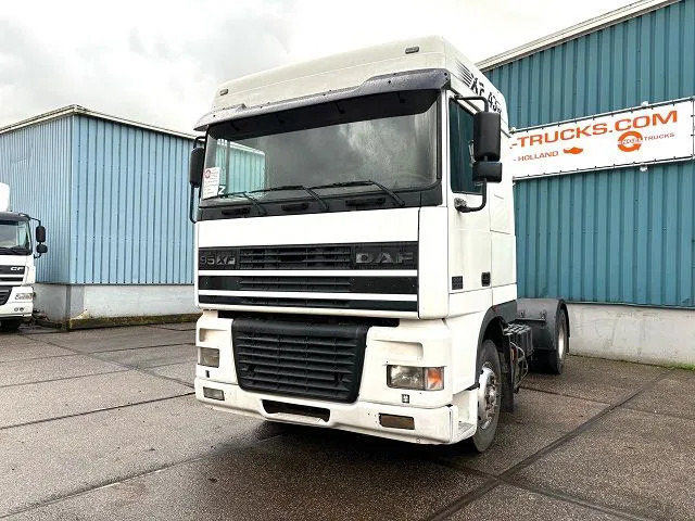 DAF 95.430 XF SPACECAB (EURO 3 / ZF16 MANUAL GEARBOX / ZF-INTARDER / AIRCONDITIONING) - Tracteur routier: photos 1 DAF 95.430 XF SPACECAB (EURO 3 / ZF16 MANUAL GEARBOX / ZF-INTARDER / AIRCONDITIONING) - Tracteur routier: photos 1