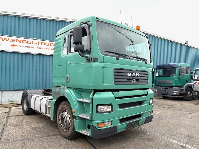 MAN TGA 18.460 FLT XL (6-CILINDER HEADS / ZF16 MANUAL GEARBOX / ZF-INTARDER / AIRCONDITIONING) - Tracteur routier: photos 2 MAN TGA 18.460 FLT XL (6-CILINDER HEADS / ZF16 MANUAL GEARBOX / ZF-INTARDER / AIRCONDITIONING) - Tracteur routier: photos 2
