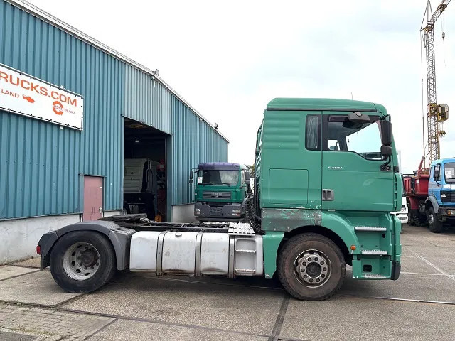MAN TGA 18.460 FLT XL (6-CILINDER HEADS / ZF16 MANUAL GEARBOX / ZF-INTARDER / AIRCONDITIONING) - Tracteur routier: photos 4 MAN TGA 18.460 FLT XL (6-CILINDER HEADS / ZF16 MANUAL GEARBOX / ZF-INTARDER / AIRCONDITIONING) - Tracteur routier: photos 4