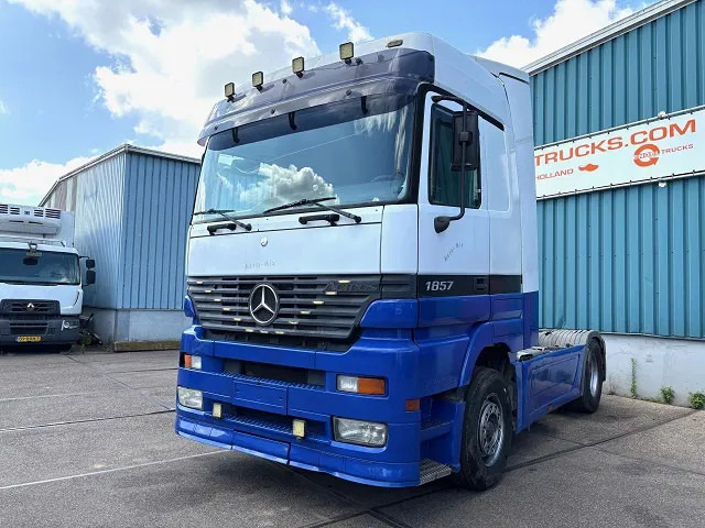 Mercedes-Benz Actros 1857 LS (MP1) MEGASPACE (EPS WITH CLUTCH (3-PEDALS) / RETARDER / REDUCTION AXLE / AIRCONDITIONING) - Tracteur routier: photos 1 Mercedes-Benz Actros 1857 LS (MP1) MEGASPACE (EPS WITH CLUTCH (3-PEDALS) / RETARDER / REDUCTION AXLE / AIRCONDITIONING) - Tracteur routier: photos 1