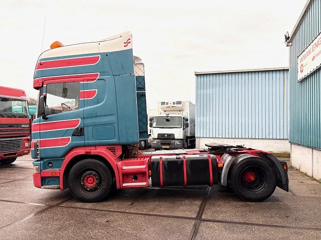 Scania R164-580 V8 TOPLINE COLLECTORS ITEM!! / APK 10-2026!! (12+2 MANUAL GEARBOX / RETARDER / AIRCONDITIONING / 2x TANK / ETC.) - Tracteur routier: photos 5 Scania R164-580 V8 TOPLINE COLLECTORS ITEM!! / APK 10-2026!! (12+2 MANUAL GEARBOX / RETARDER / AIRCONDITIONING / 2x TANK / ETC.) - Tracteur routier: photos 5