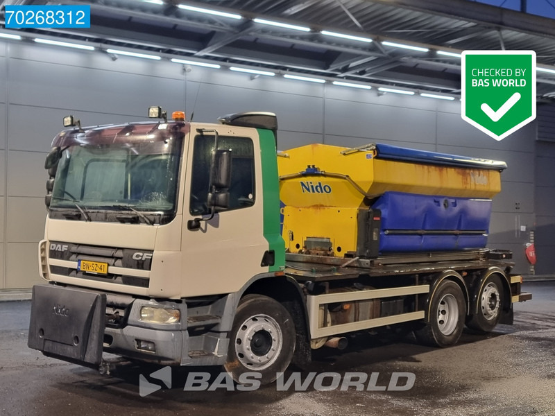 DAF CF75.250 6X2 NL-Truck Nido sand-salt spreader Lift+Lenkachse Euro 3 - Camion plateau: photos 1 DAF CF75.250 6X2 NL-Truck Nido sand-salt spreader Lift+Lenkachse Euro 3 - Camion plateau: photos 1