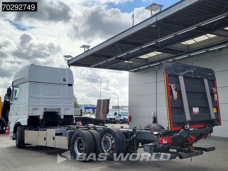 DAF XF 530 XF 6X2 2000kg Ladebordwand Lift+Steering-Axle Navi ACC Euro 6 - Châssis cabine: photos 2 DAF XF 530 XF 6X2 2000kg Ladebordwand Lift+Steering-Axle Navi ACC Euro 6 - Châssis cabine: photos 2