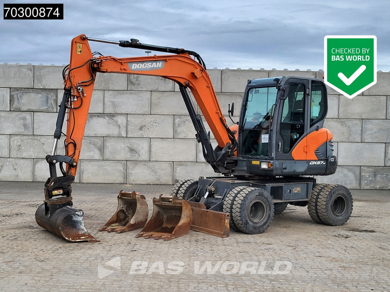 Doosan DX57 W-5 A/C - 3 Buckets - Pelle sur pneus: photos 1 Doosan DX57 W-5 A/C - 3 Buckets - Pelle sur pneus: photos 1