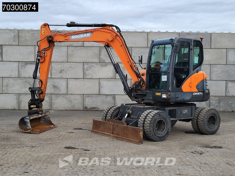 Doosan DX57 W-5 A/C - 3 Buckets - Pelle sur pneus: photos 3 Doosan DX57 W-5 A/C - 3 Buckets - Pelle sur pneus: photos 3