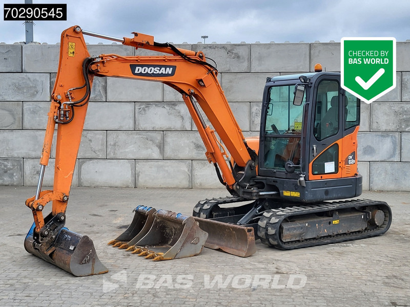 Doosan DX62R-3 3 BUCKETS - A/C - Mini pelle: photos 1 Doosan DX62R-3 3 BUCKETS - A/C - Mini pelle: photos 1