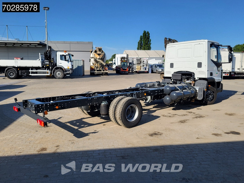 Iveco 120-210L 4X2 NEW 12tons chassis! CNG Engine TELMA Retarder Manual Euro 6 - Châssis cabine: photos 5 Iveco 120-210L 4X2 NEW 12tons chassis! CNG Engine TELMA Retarder Manual Euro 6 - Châssis cabine: photos 5