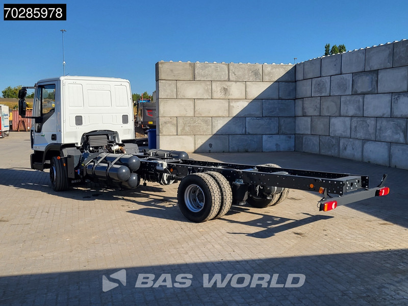 Iveco 120-210L 4X2 NEW 12tons chassis! CNG Engine TELMA Retarder Manual Euro 6 - Châssis cabine: photos 2 Iveco 120-210L 4X2 NEW 12tons chassis! CNG Engine TELMA Retarder Manual Euro 6 - Châssis cabine: photos 2