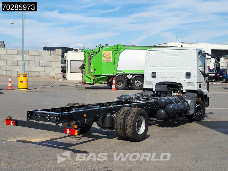 Iveco Eurocargo 120LE210 4X2 NEW 12 tons chassis 6x CNG Tanks Telma Retarder Manual Euro 6 - Châssis cabine: photos 5 Iveco Eurocargo 120LE210 4X2 NEW 12 tons chassis 6x CNG Tanks Telma Retarder Manual Euro 6 - Châssis cabine: photos 5