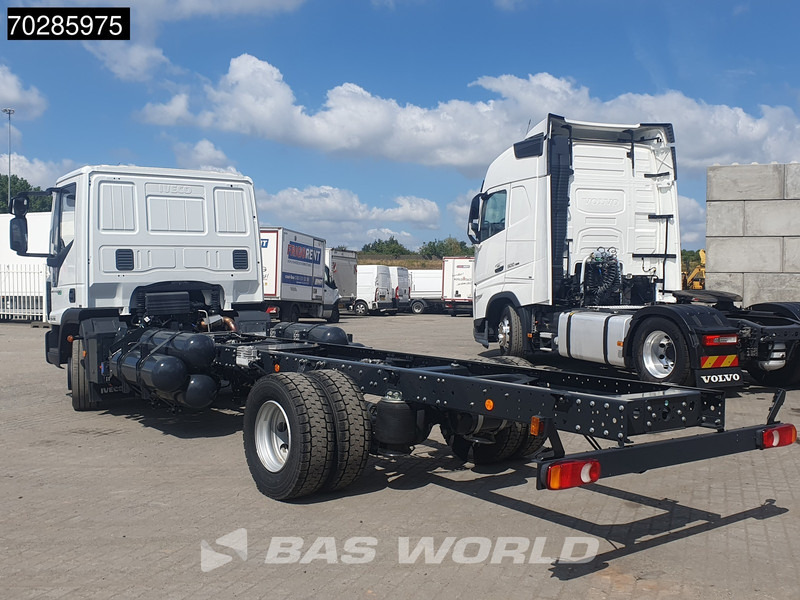Iveco Eurocargo 120LE210 4X2 NEW 12tons chassis! CNG Engine TELMA Retarder Manual Euro 6 - Châssis cabine: photos 2 Iveco Eurocargo 120LE210 4X2 NEW 12tons chassis! CNG Engine TELMA Retarder Manual Euro 6 - Châssis cabine: photos 2