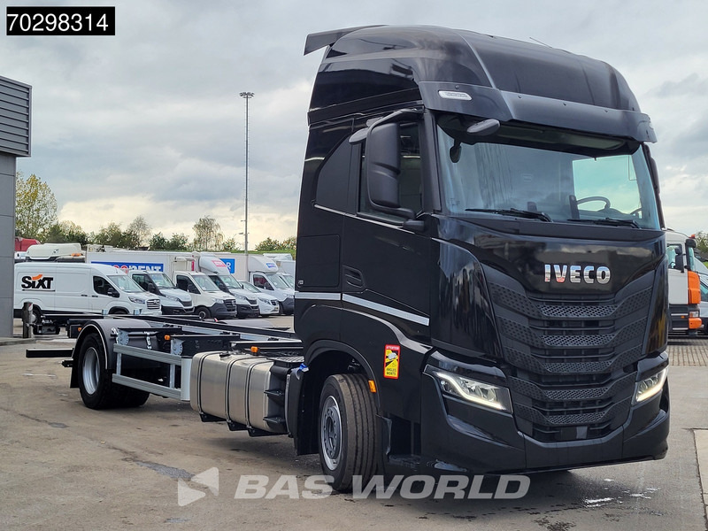 Iveco S-Way 460 4X2 NEW!! BDF Automatic Full air ACC Led Euro 6 - Camion porte-conteneur/ Caisse mobile: photos 3 Iveco S-Way 460 4X2 NEW!! BDF Automatic Full air ACC Led Euro 6 - Camion porte-conteneur/ Caisse mobile: photos 3