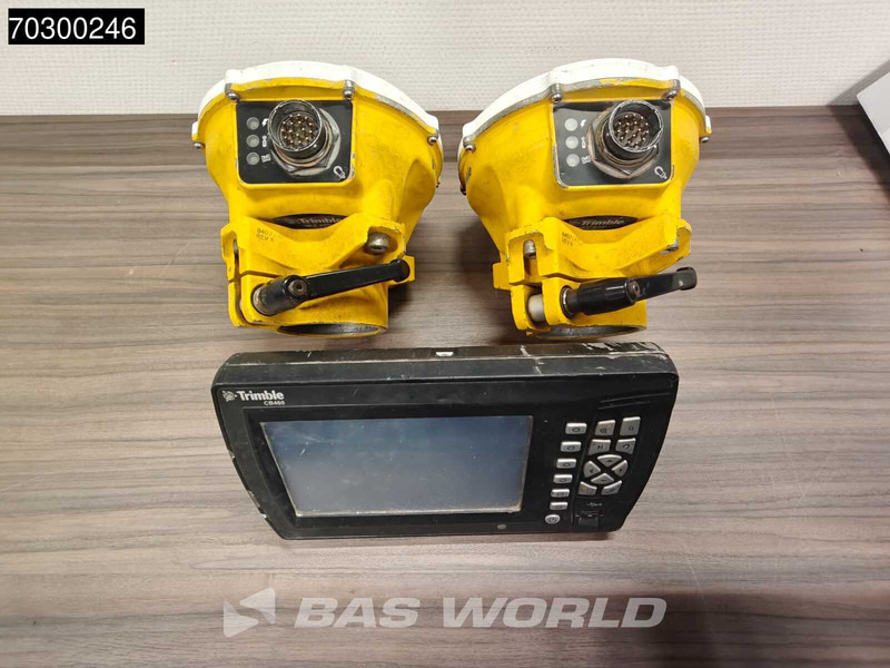 Komatsu PC210 LC-10 Trimble GPS + Rototilt - Pelle sur chenille: photos 2 Komatsu PC210 LC-10 Trimble GPS + Rototilt - Pelle sur chenille: photos 2