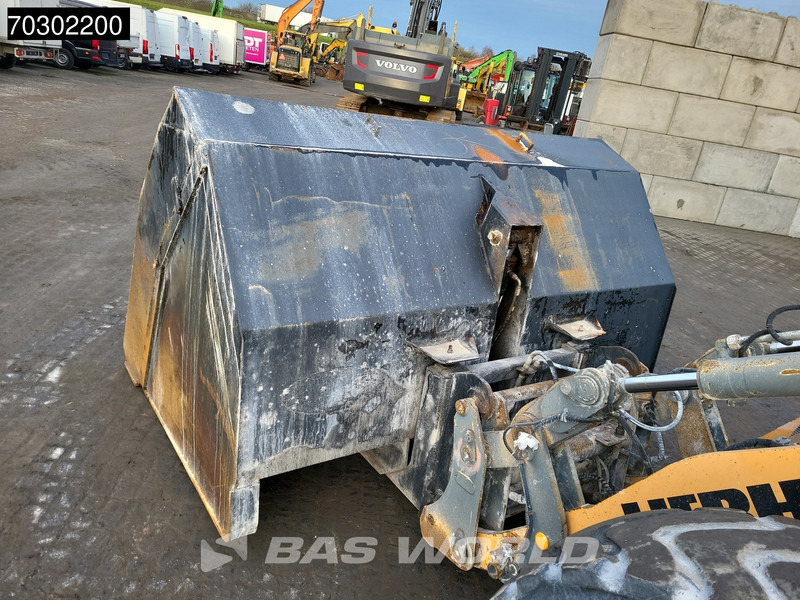 Chargeuse sur pneus Liebherr L538 High Tip Bucket: photos 18 Chargeuse sur pneus Liebherr L538 High Tip Bucket: photos 18