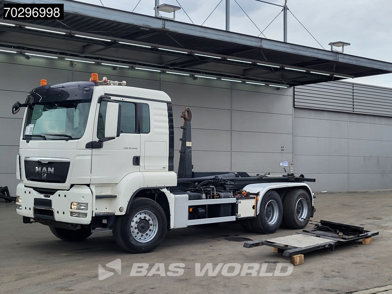 MAN TGS 33.440 6X4 25Ton AJK NHS25-5930 hooklift with 5th wheel Wechselsystem Manual Big-Axle Euro 5 - Camion ampliroll: photos 1 MAN TGS 33.440 6X4 25Ton AJK NHS25-5930 hooklift with 5th wheel Wechselsystem Manual Big-Axle Euro 5 - Camion ampliroll: photos 1