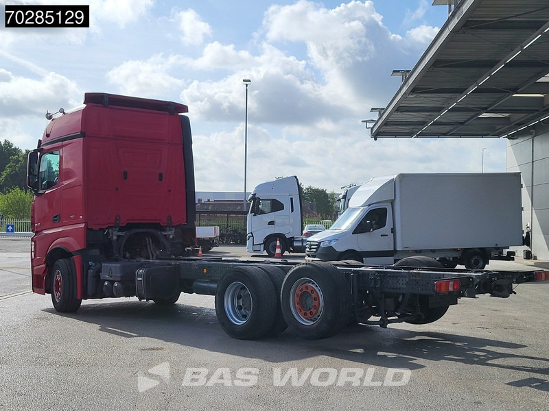 Mercedes-Benz Actros 2548 Actros 6X2 BigSpace Retarder PTO Liftachse Xenon ACC Navi Euro 6 - Châssis cabine: photos 2 Mercedes-Benz Actros 2548 Actros 6X2 BigSpace Retarder PTO Liftachse Xenon ACC Navi Euro 6 - Châssis cabine: photos 2
