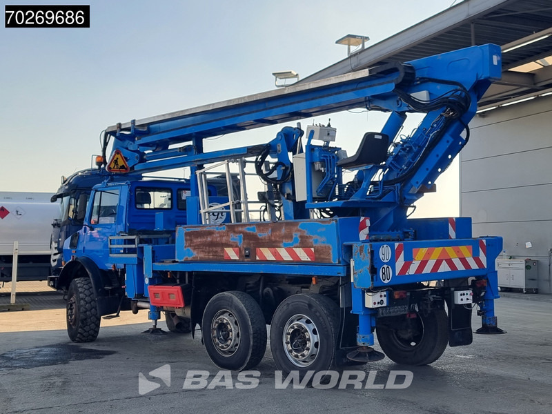 Mercedes-Benz Unimog 6X6 Unimog Engin EGI TP 226 hubarbeitsbühne Manual Euro 2 - Camion grue: photos 2 Mercedes-Benz Unimog 6X6 Unimog Engin EGI TP 226 hubarbeitsbühne Manual Euro 2 - Camion grue: photos 2