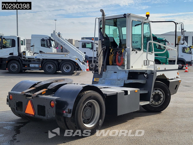 Terberg YT222 4X2 NL-Truck EPA Big-Axle Hebesattel - Tracteur portuaire: photos 5 Terberg YT222 4X2 NL-Truck EPA Big-Axle Hebesattel - Tracteur portuaire: photos 5
