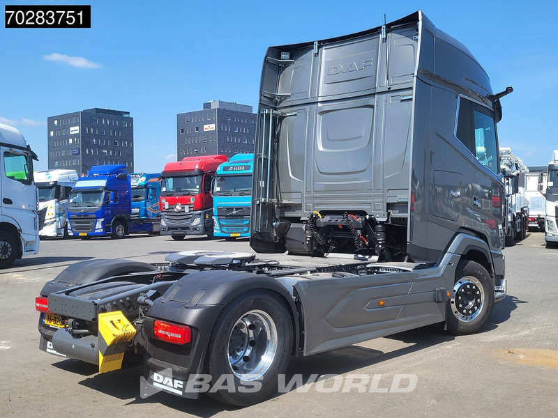 DAF XG+ 530 1324 4X2 NEW! NL-Truck '24 Retarder 2x Tanks Alcoa's Standklima ACC SmartTacho2 - Tracteur routier: photos 5 DAF XG+ 530 1324 4X2 NEW! NL-Truck '24 Retarder 2x Tanks Alcoa's Standklima ACC SmartTacho2 - Tracteur routier: photos 5