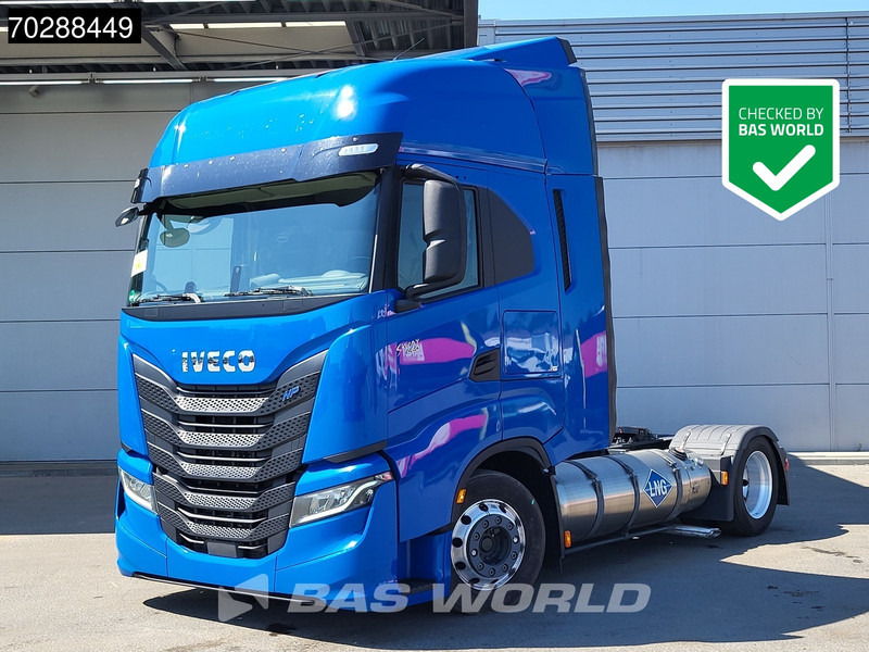 Iveco S-Way 460 4X2 LNG! Retarder Mega 2xTanks Navi ACC LED Euro 6 - Tracteur routier: photos 1 Iveco S-Way 460 4X2 LNG! Retarder Mega 2xTanks Navi ACC LED Euro 6 - Tracteur routier: photos 1