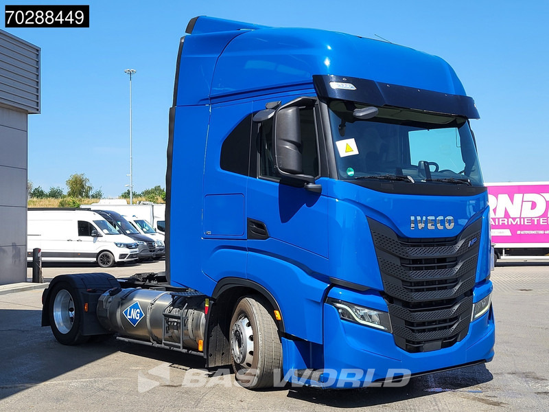 Iveco S-Way 460 4X2 LNG! Retarder Mega 2xTanks Navi ACC LED Euro 6 - Tracteur routier: photos 3 Iveco S-Way 460 4X2 LNG! Retarder Mega 2xTanks Navi ACC LED Euro 6 - Tracteur routier: photos 3