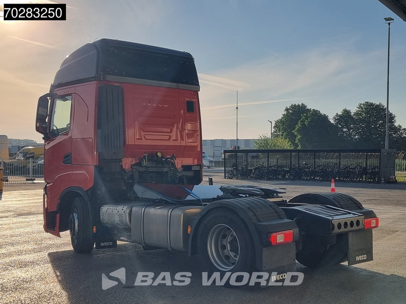 Iveco S-Way 490 4X2 DAMAGED! chassis bent 2x Tanks LED Navi Euro 6 - Tracteur routier: photos 2 Iveco S-Way 490 4X2 DAMAGED! chassis bent 2x Tanks LED Navi Euro 6 - Tracteur routier: photos 2