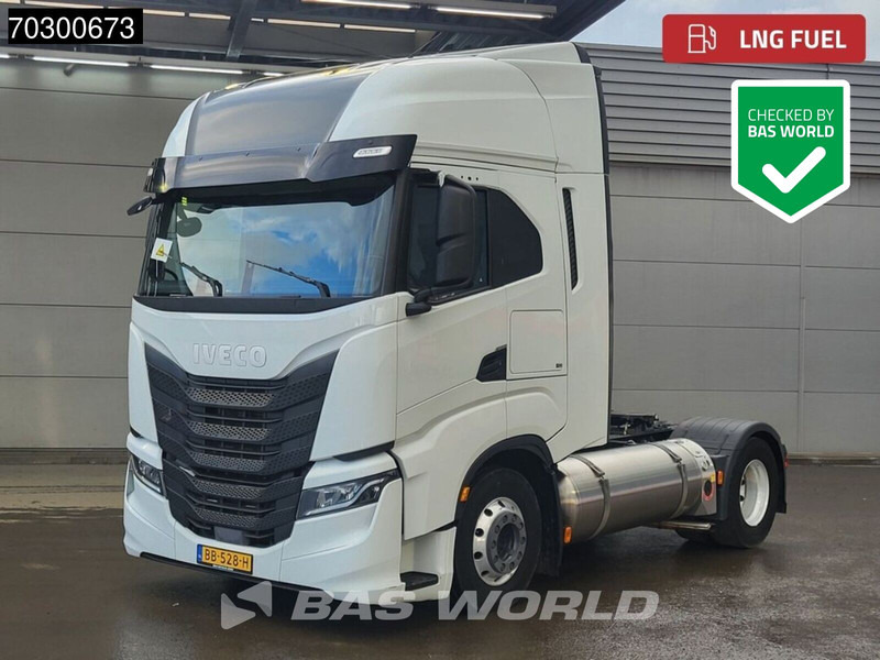 Iveco S-Way NP 460 4X2 LNG! Retarder Standairco 2xTanks Navi LED Euro 6 - Tracteur routier: photos 1 Iveco S-Way NP 460 4X2 LNG! Retarder Standairco 2xTanks Navi LED Euro 6 - Tracteur routier: photos 1
