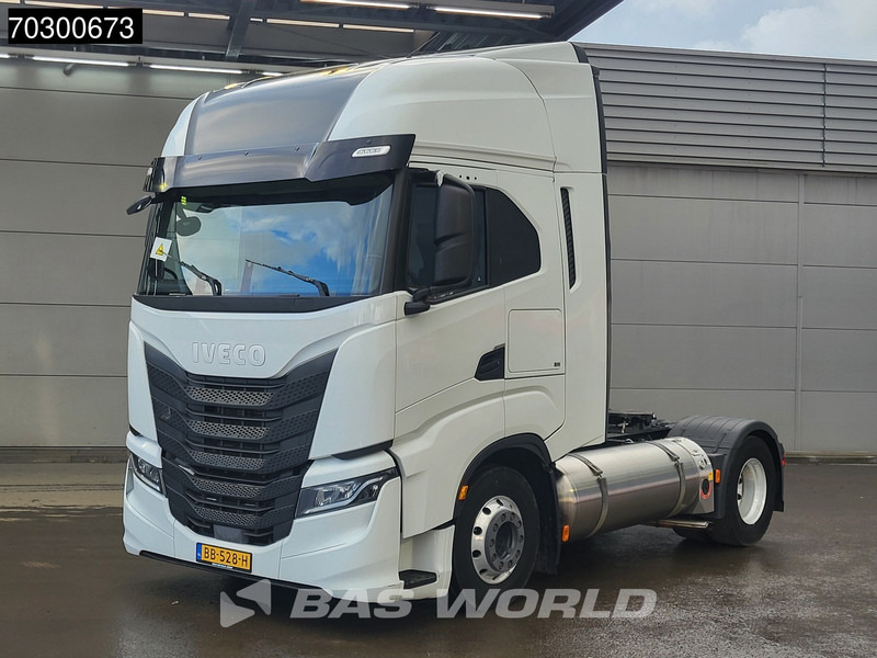 Iveco S-Way NP 460 4X2 LNG! Retarder Standairco 2xTanks Navi LED Euro 6 - Tracteur routier: photos 2 Iveco S-Way NP 460 4X2 LNG! Retarder Standairco 2xTanks Navi LED Euro 6 - Tracteur routier: photos 2