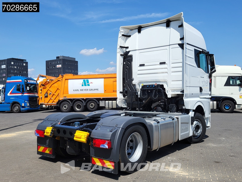 MAN TGX 18.480 4X2 NEW! GX LED 2x Tanks Standklima ACC Euro 6 - Tracteur routier: photos 5 MAN TGX 18.480 4X2 NEW! GX LED 2x Tanks Standklima ACC Euro 6 - Tracteur routier: photos 5