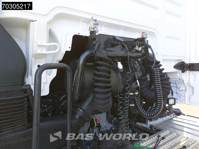 Tracteur routier MAN TGX 18.520 4X2 NEW! GX Retarder 2x Tanks Alcoa Standklima MirrorCam Navi LED: photos 6 Tracteur routier MAN TGX 18.520 4X2 NEW! GX Retarder 2x Tanks Alcoa Standklima MirrorCam Navi LED: photos 6