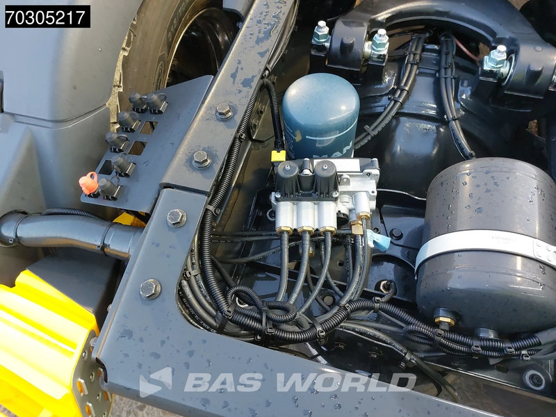 Tracteur routier MAN TGX 18.520 4X2 NEW! GX Retarder 2x Tanks Alcoa Standklima MirrorCam Navi LED: photos 15 Tracteur routier MAN TGX 18.520 4X2 NEW! GX Retarder 2x Tanks Alcoa Standklima MirrorCam Navi LED: photos 15