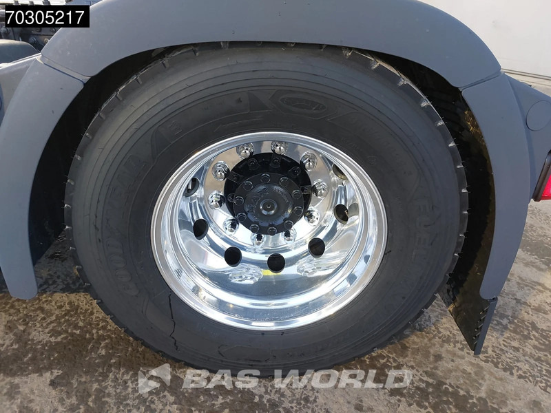 Tracteur routier MAN TGX 18.520 4X2 NEW! GX Retarder 2x Tanks Alcoa Standklima MirrorCam Navi LED: photos 19 Tracteur routier MAN TGX 18.520 4X2 NEW! GX Retarder 2x Tanks Alcoa Standklima MirrorCam Navi LED: photos 19