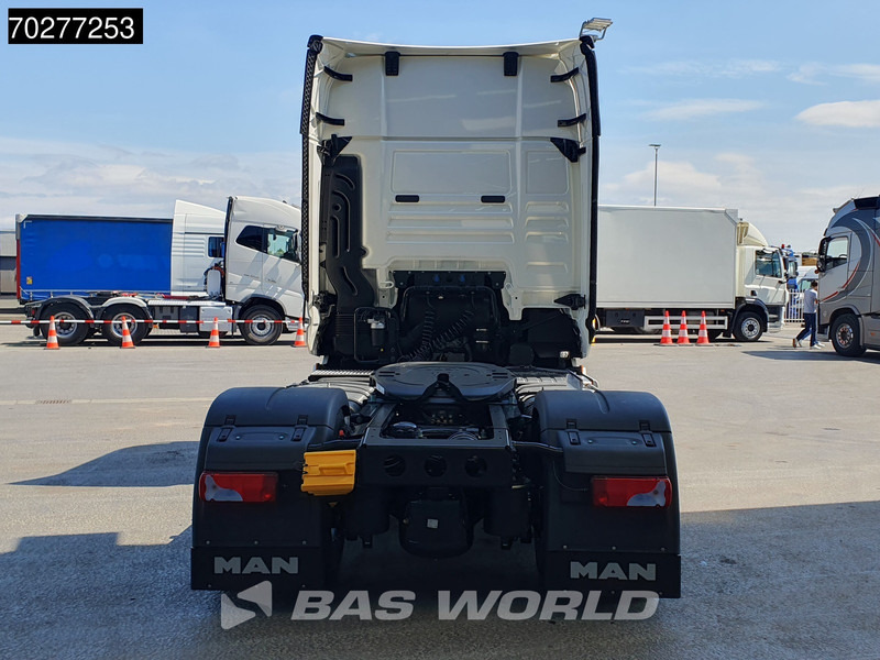 MAN TGX 18.520 4X2 NEW! GX Retarder 2x Tanks Standklima ACC - Tracteur routier: photos 3 MAN TGX 18.520 4X2 NEW! GX Retarder 2x Tanks Standklima ACC - Tracteur routier: photos 3