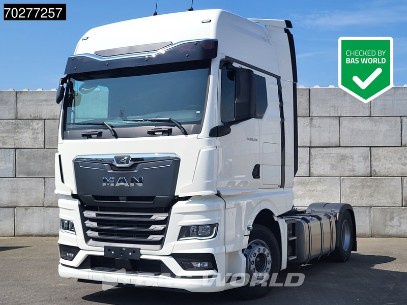 MAN TGX 18.520 4X2 NEW! GX Retarder 2x Tanks Standklima ACC - Tracteur routier: photos 1 MAN TGX 18.520 4X2 NEW! GX Retarder 2x Tanks Standklima ACC - Tracteur routier: photos 1