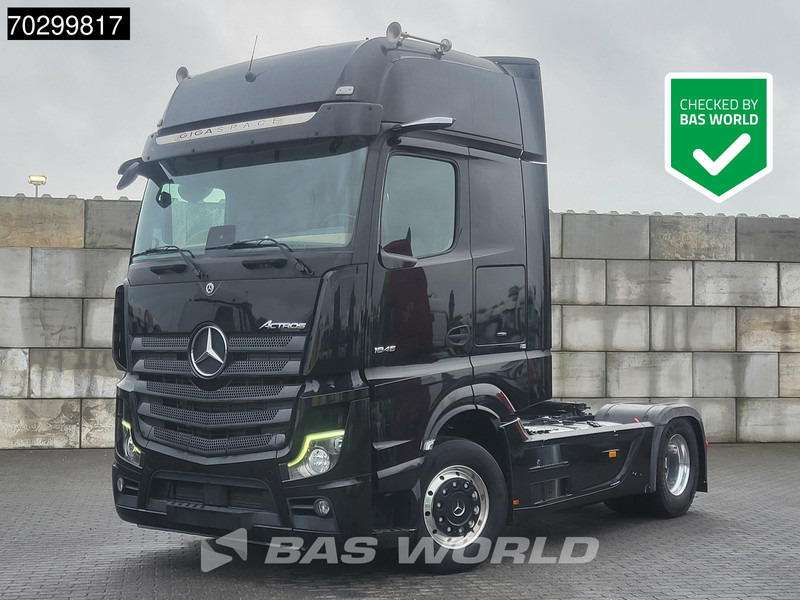 Mercedes-Benz Actros 1845 4X2 GigaSpace Retarder 2xTanks Alcoa's Standairco Navi ACC Euro 6 - Tracteur routier: photos 1 Mercedes-Benz Actros 1845 4X2 GigaSpace Retarder 2xTanks Alcoa's Standairco Navi ACC Euro 6 - Tracteur routier: photos 1