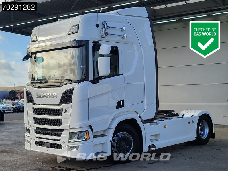 Scania R520 4X2 Low Mileage! Retarder Leder ACC Navi LED Euro 6 - Tracteur routier: photos 1 Scania R520 4X2 Low Mileage! Retarder Leder ACC Navi LED Euro 6 - Tracteur routier: photos 1