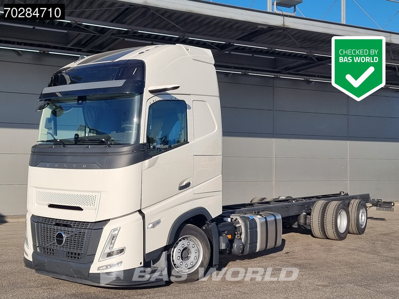 Volvo FH 62 R AERO 6X2 NEW Horsetruck chassis Lift+Lenkachse Dynamic Steering Mirror cam Euro 6 - Châssis cabine: photos 1 Volvo FH 62 R AERO 6X2 NEW Horsetruck chassis Lift+Lenkachse Dynamic Steering Mirror cam Euro 6 - Châssis cabine: photos 1