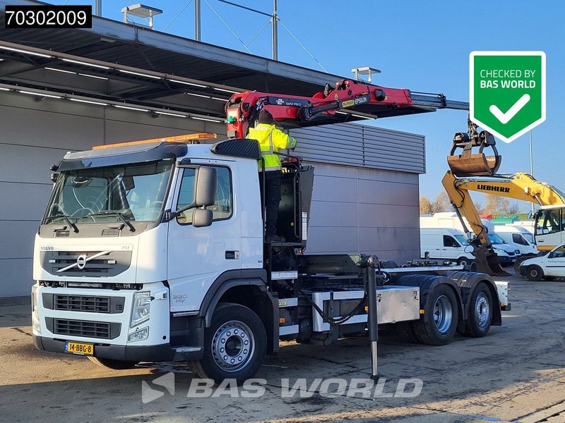 Volvo FM 330 FM 6X2 Palfinger Epsilon Z-Crane VDL Hook Lift+Steering Axle - Camion ampliroll, Camion grue: photos 1 Volvo FM 330 FM 6X2 Palfinger Epsilon Z-Crane VDL Hook Lift+Steering Axle - Camion ampliroll, Camion grue: photos 1